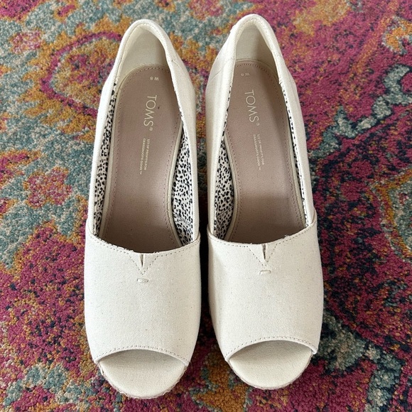 Toms | Women’s Cream Canvas Michelle Open Toe Wedge Espadrilles, like new!  Sz 8 - Picture 11 of 15